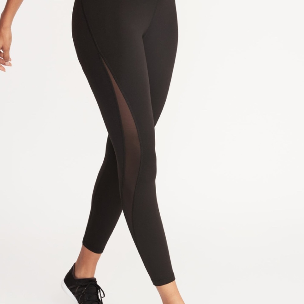 Black Lululemon Leggings with thin mesh sides